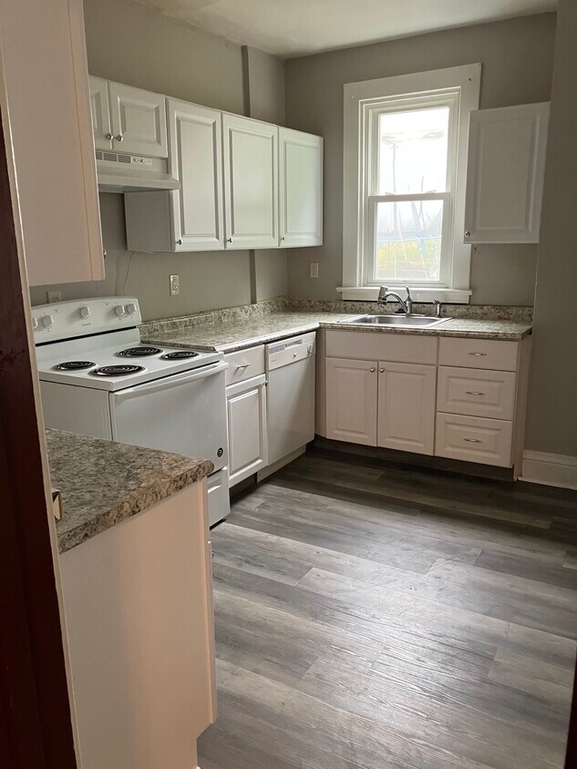 Primary Photo - 181 Smith St