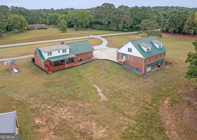 Foto del edificio - 375 Luther Bailey Rd