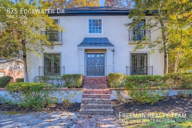 Building Photo - Edgewater Estate - 5 Bedroom Sleeps 10 | N...