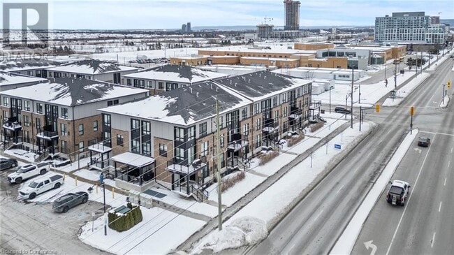 Photo du bâtiment - 1200 Main St E