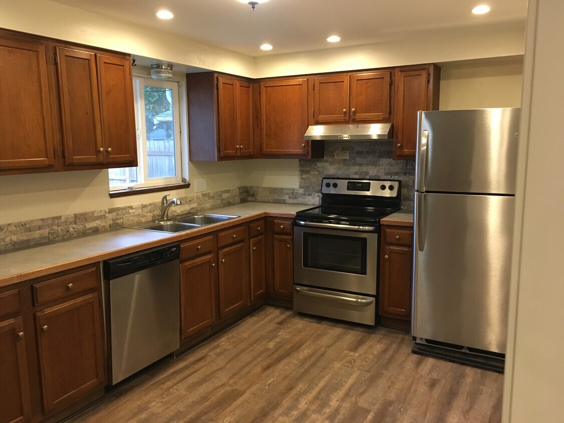 602 Marshall Ave, SedroWoolley, WA 98284 Townhome Rentals in Sedro