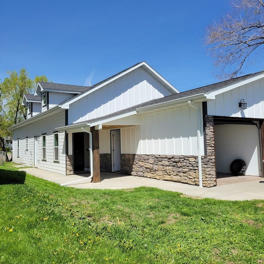 Primary Photo - 1540 Holloway Ave