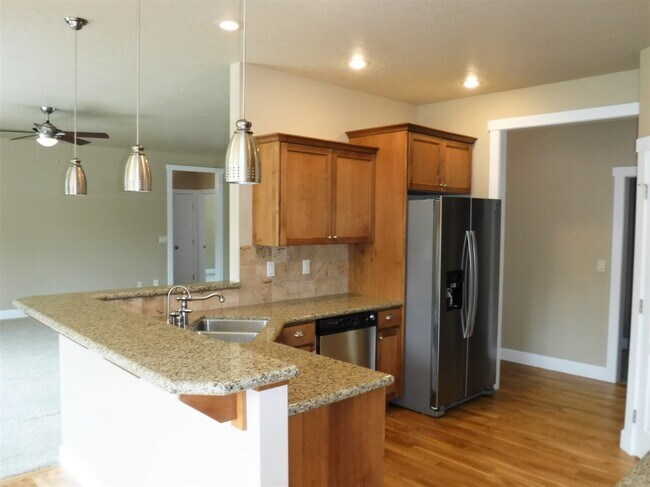 Building Photo - The perfect Eagle home with 3 bed, 3 bath, office, and bonus room! Located off Floating Feather b...