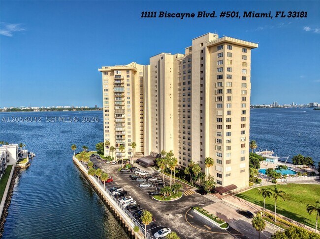 Foto del edificio - 11111 Biscayne Blvd