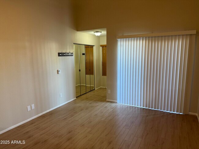 Foto del edificio - 850 S River Dr