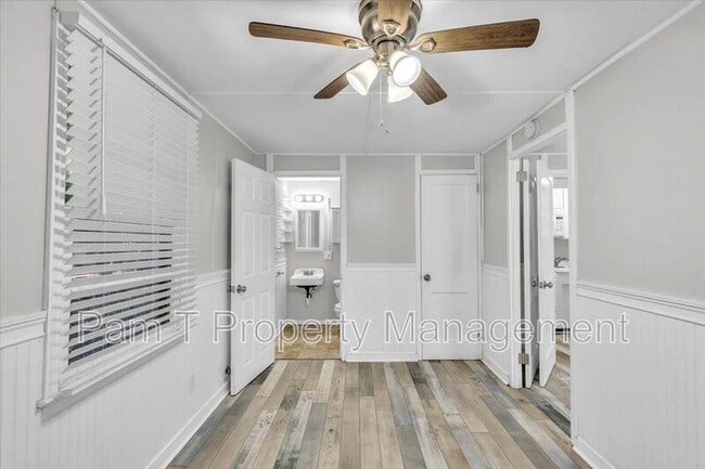 Foto del edificio - 3 Southwood Dr