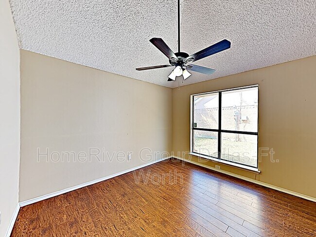 Building Photo - 305 Lemon Dr