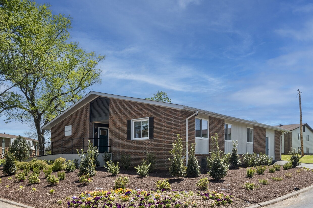 Primary Photo - Sumner Estates