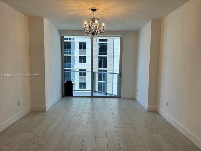 Foto del edificio - 1010 SW 2nd Ave