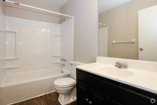 Casa adosada de 2HAB, 1.5 BA - 1,025 ft² - Fox Hunt Apartments