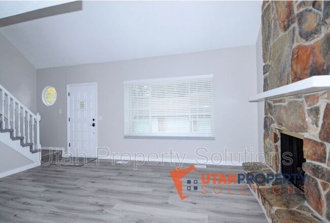 Building Photo - 627 Ashbrook Cir