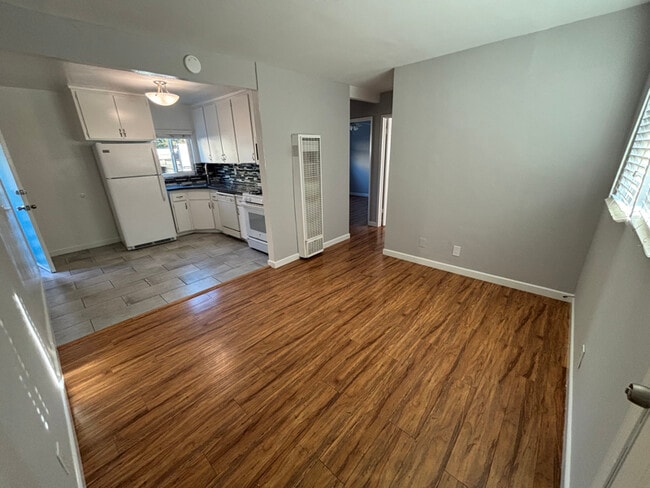 Building Photo - 2010 Blossom Ln