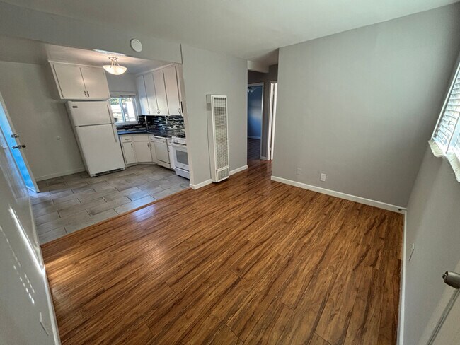 Foto del edificio - 2010 Blossom Ln