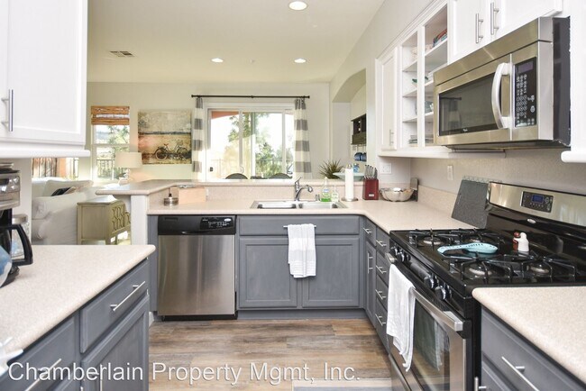 Building Photo - 3 br, 2.5 bath House - 1241 Highbluff Ave