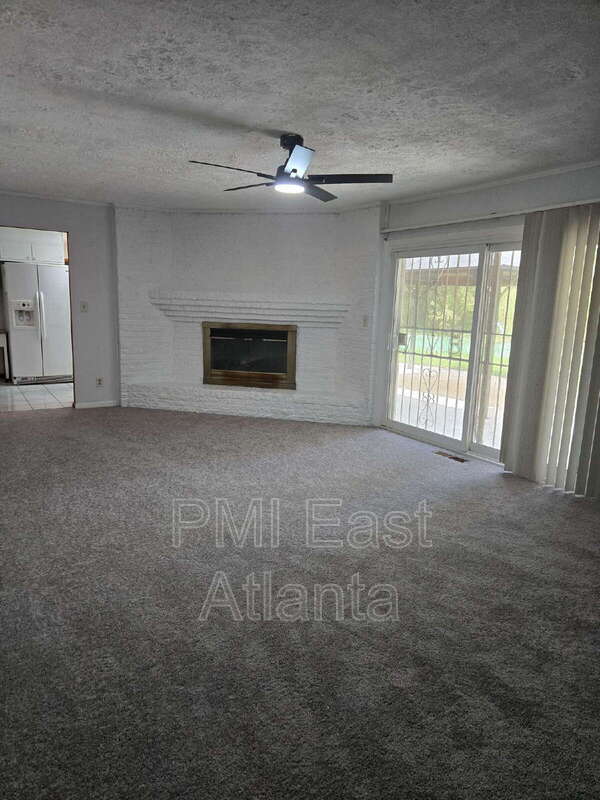 Building Photo - 3622 Kings Park Way