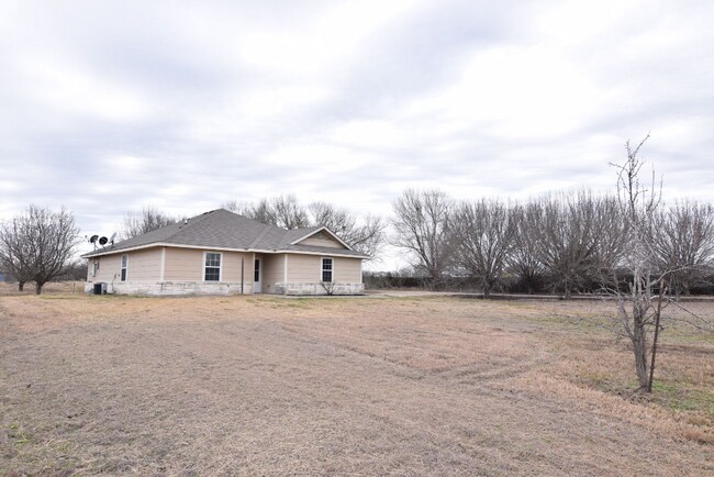 Building Photo - 4951 U.S. Hwy 190