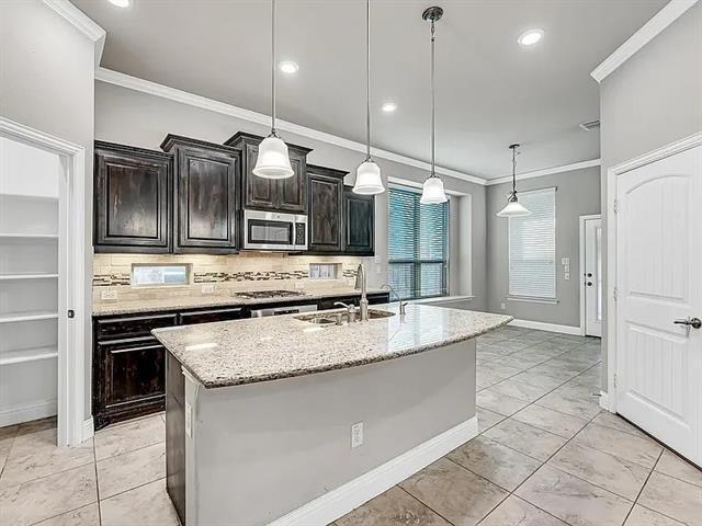 Foto del edificio - 7023 Mammoth Dr