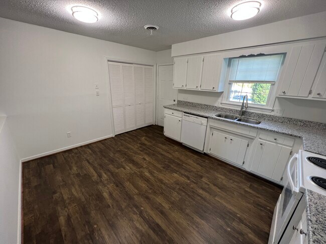 Foto del edificio - 7934 Valley Falls Rd
