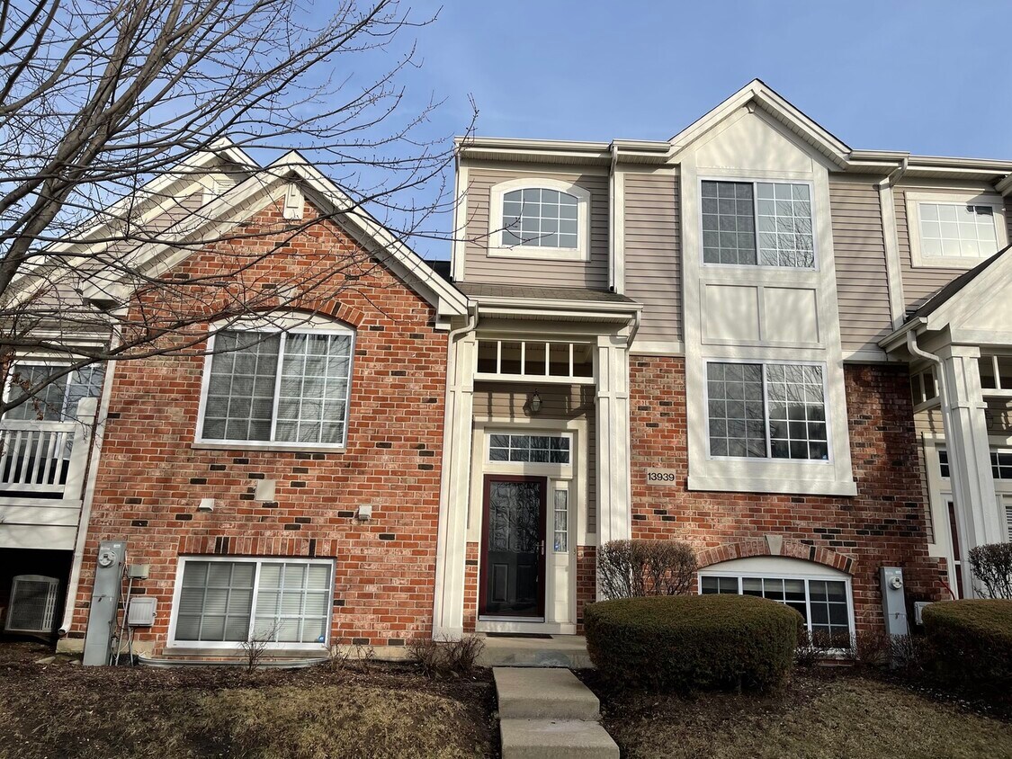 13939 John Humphrey Dr, Orland Park, IL 60462 Condo for Rent in