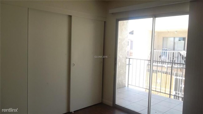 Foto del edificio - 2 br, 2 bath 4plex - 3629 Van Dyke Ave Apt D