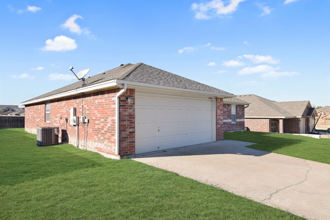 Foto del edificio - 3607 Fox Glove Ln