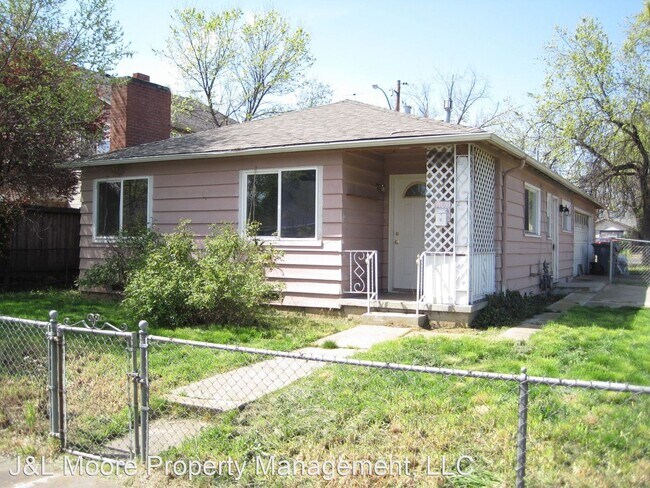 Building Photo - 3 br, 1 bath House - 102 Elm St.