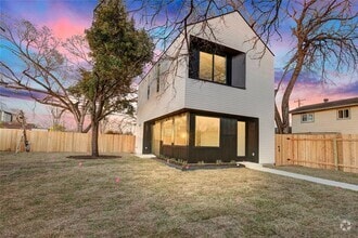 Building Photo - 1804 Sylvan Dr