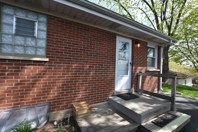 Building Photo - 505 N Princeton Ave