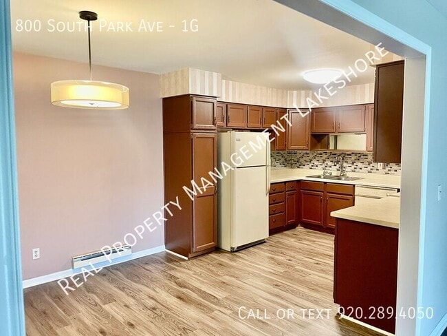 Building Photo - 800 S Park Ave