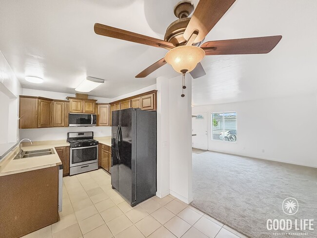 Foto del edificio - Spacious 3B/2BA House in Mira Mesa with W/...