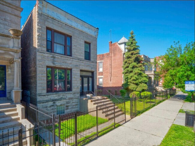 Building Photo - 1649 W Garfield Blvd