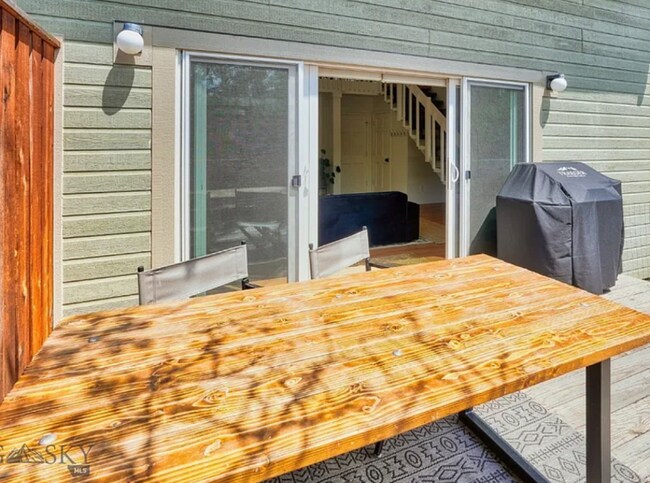 Foto del edificio - 1805 S Rouse Ave