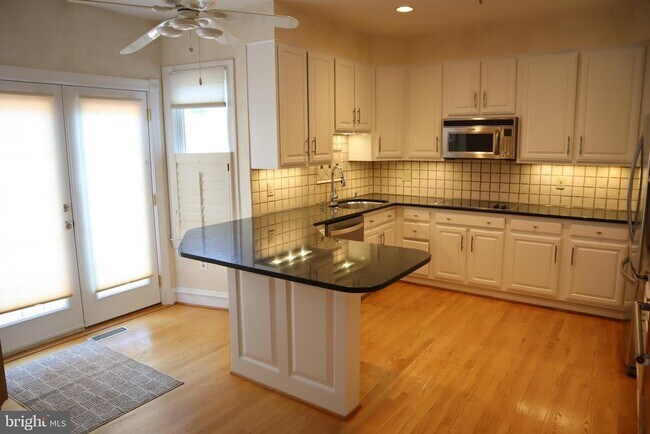 Foto del edificio - 9708 Whitley Park Pl