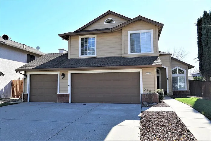 Foto principal - Stunning 4 bedroom 3 bathroom in Roseville!