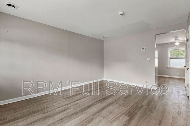 Foto del edificio - 1112 McAlpine Avenue