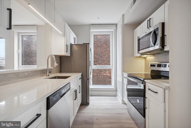 Foto del edificio - 1805 N Howard St
