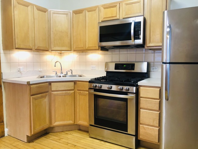 Building Photo - 2408 N Surrey Ct