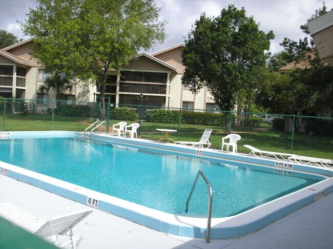 Foto del edificio - 714 NW Fork Rd