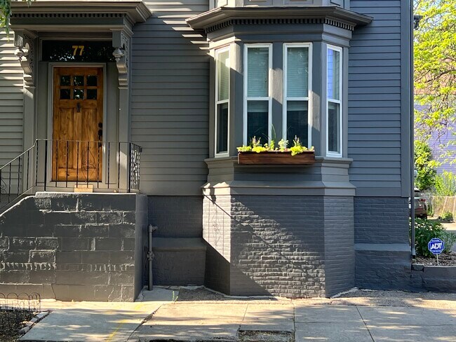 Building Photo - 77 Hudson Street