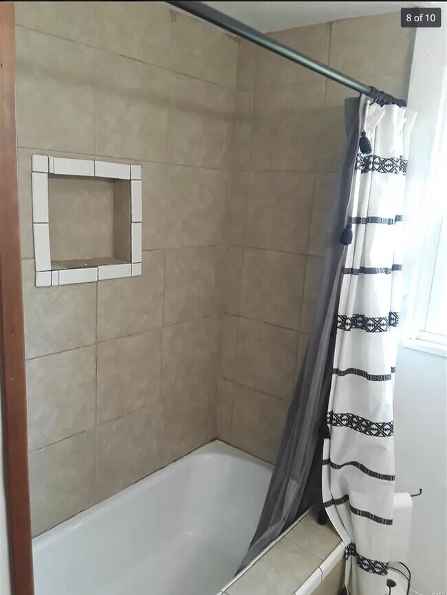 Foto del edificio - 106 N Long St