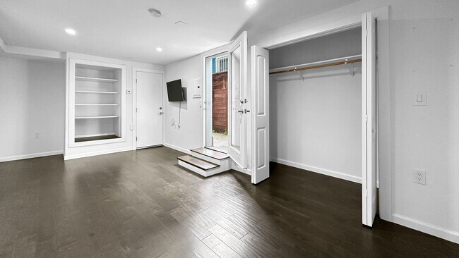 Photo - Private Gated Studio with Shared Backyard ... Townhome