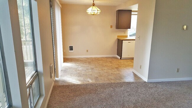 Foto del edificio - 6991 Chico Way NW