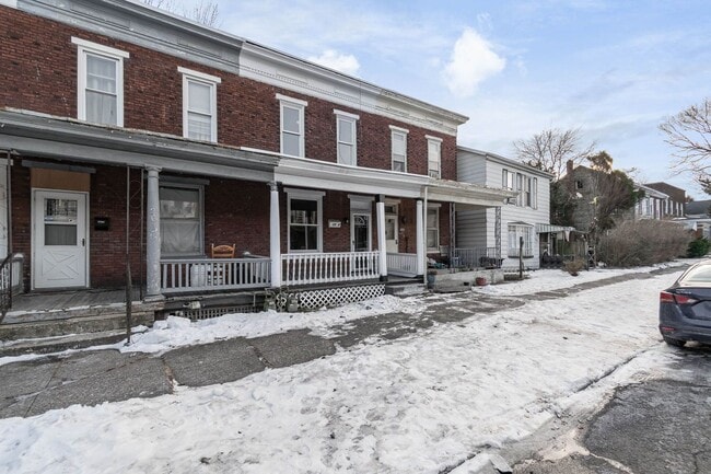 Building Photo - 3 Bedroom 1 Bathroom home in Carlisle PA
