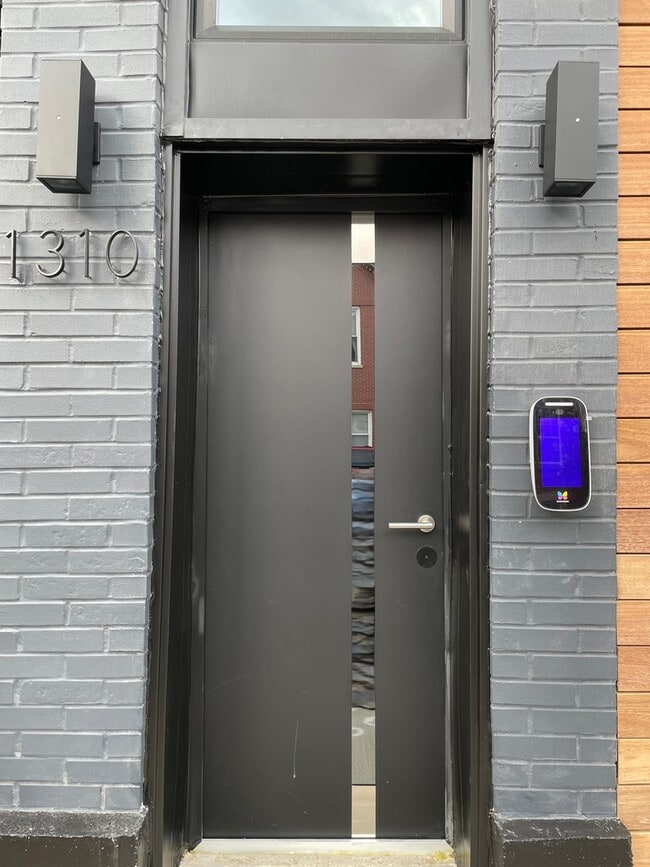 Foto del edificio - 1310 W Erie St