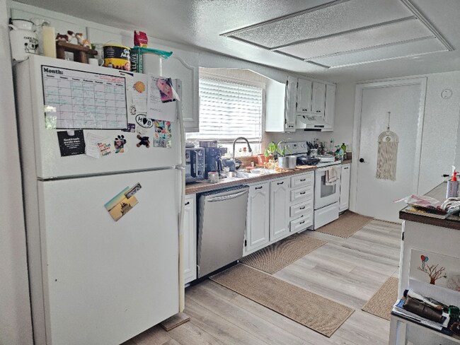 Foto del edificio - 425 Vandergrift Dr