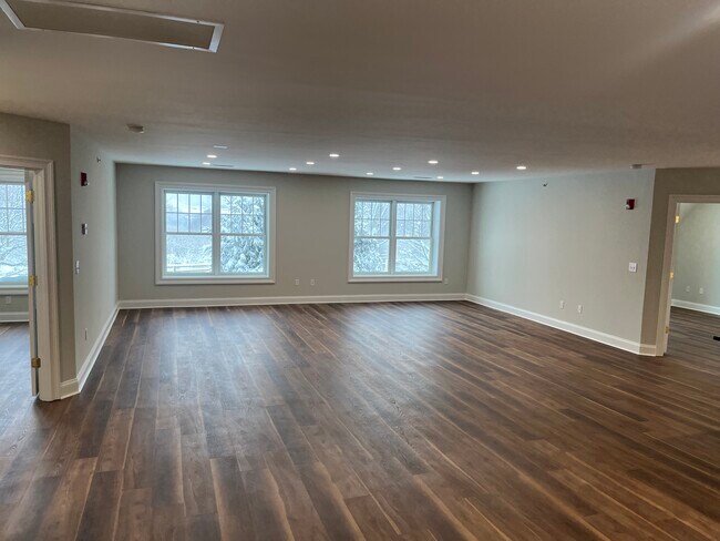 Building Photo - 94 Danbury Rd