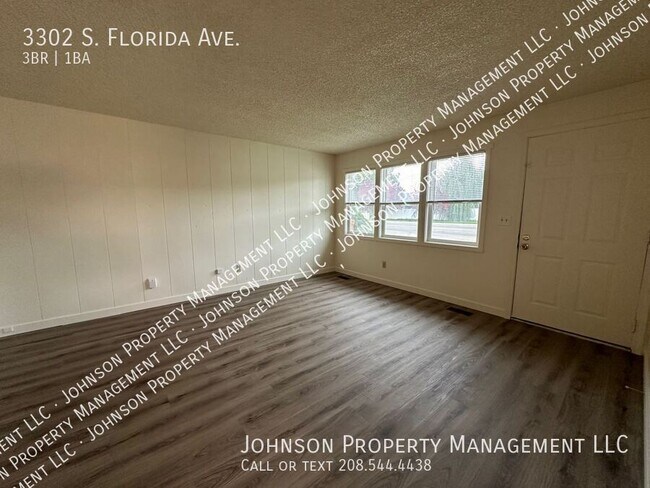 Building Photo - 3-Bedroom Duplex with Large Yard and Garag...