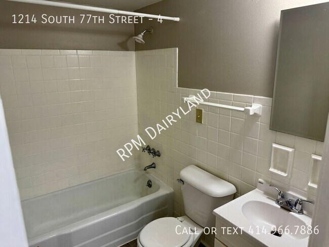 Foto del edificio - 1214 S 77th St
