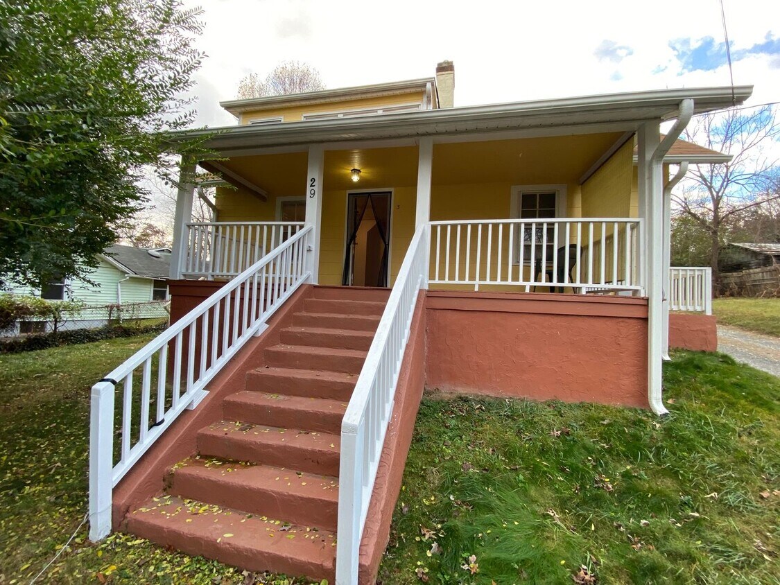 Primary Photo - West AVL - Nice Apartment minutes from Hay...