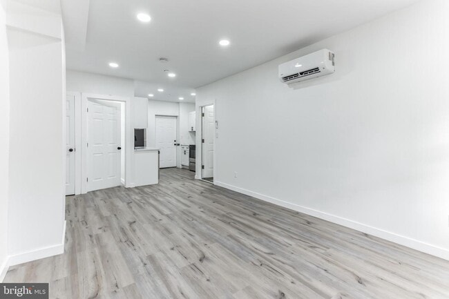Building Photo - 5524 Matthews St